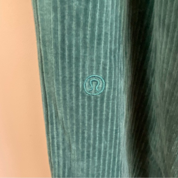 NWT Lululemon Scuba Mid-Rise Wide-Leg Crop Velvet Cord Storm Teal - Picture 6 of 9